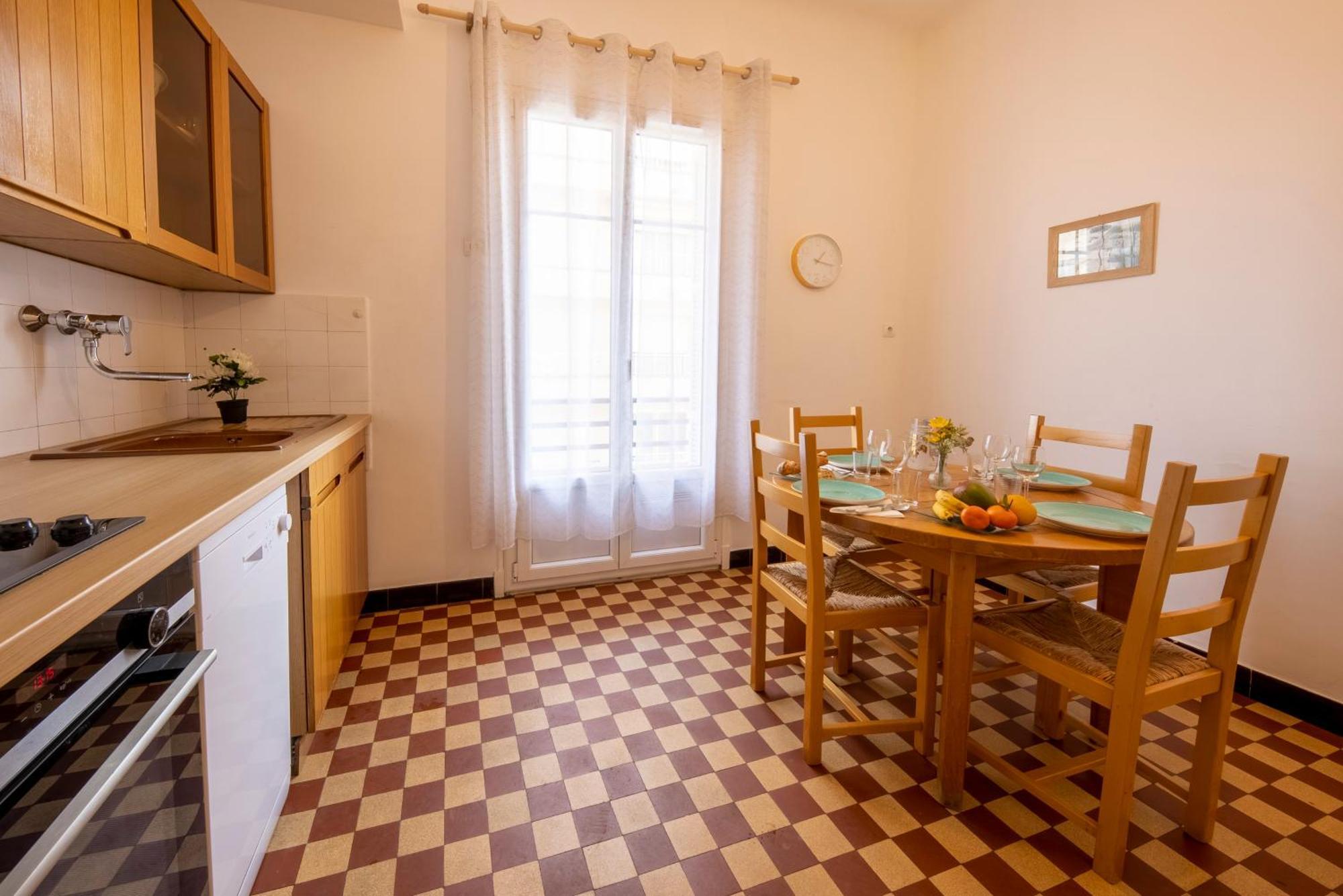 Appartement * Le Provencal * Cosy Flat 3 Min Walk From The Sea *
