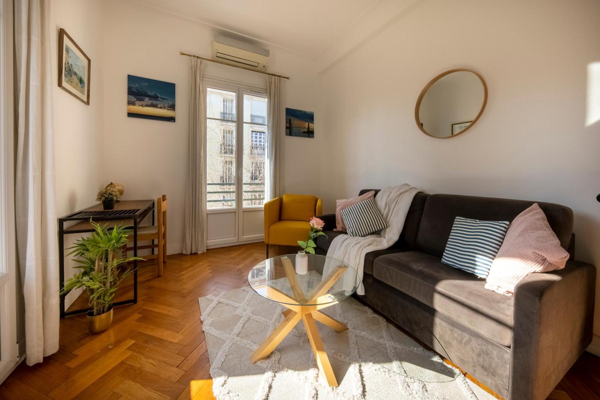 Appartement * Le Provencal * Cosy Flat 3 Min Walk From The Sea Nice